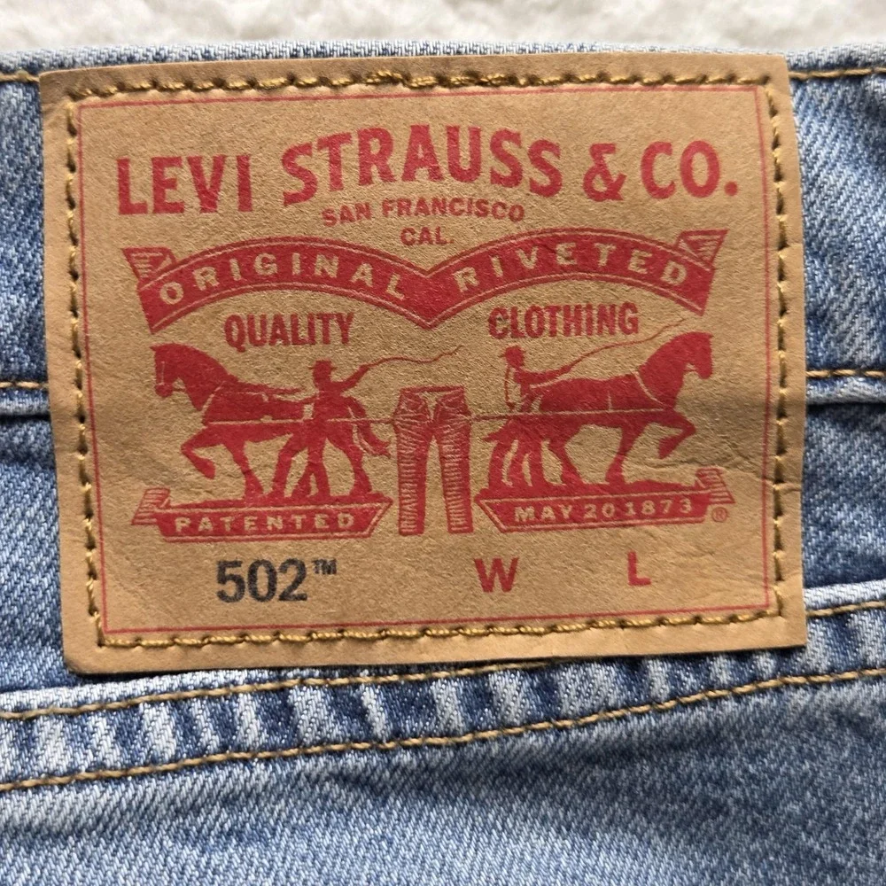 Levis 502 Jeans Mens 46x31 Blue Light Wash Regular Fit Tapered Stretch Denim